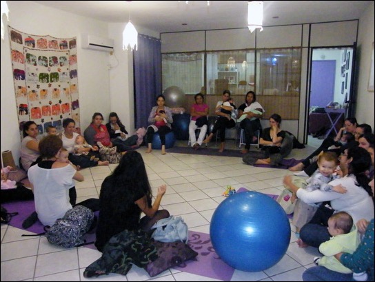 II Roda de Mães c bebê na Namaskar Yoga dia 18 de junho