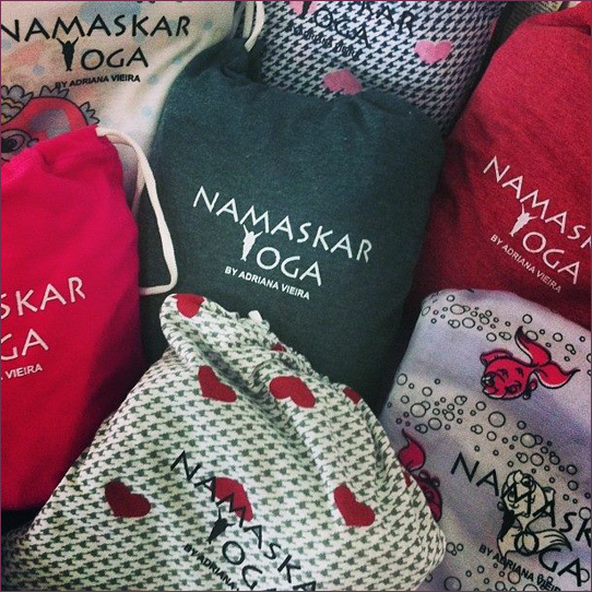 namaskarYoga-Carregadores de bebês fazem bem a saúde de ambos , mãe e bebê - wraps/slings